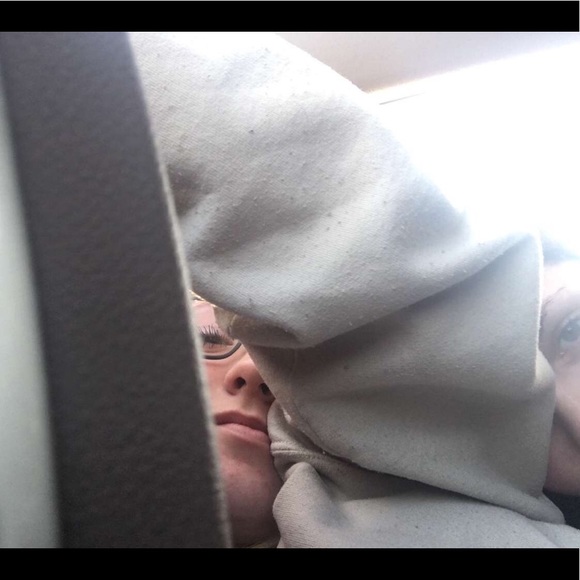 Meet your Posher, Madison - Picture 1 of 1